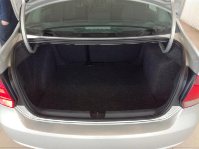 Volkswagen Polo 1.6 MT (105 л. с.)
