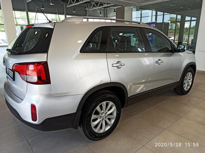 Kia Sorento 2.4 MT 4WD (175 л. с.) Comfort