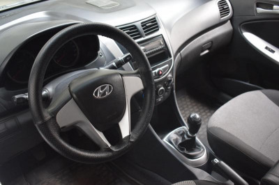 Hyundai Solaris 1.4 MT (107 л. с.)