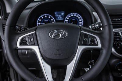 Hyundai Solaris 1.4 MT (107 л. с.)