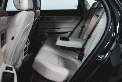Jaguar XF 2.0 D AT (180 л. с.) Prestige