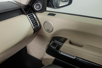 Land Rover Range Rover 4.4 SDV8 AT AWD (339 л. с.) Vogue