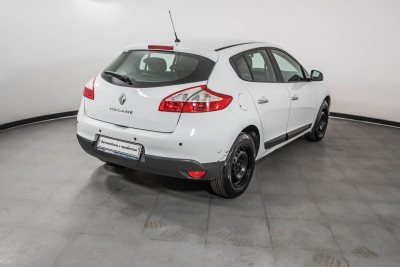 Renault Megane 1.6 AT (106 л. с.)