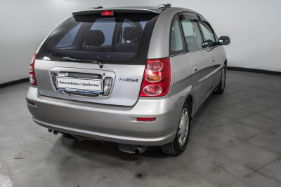 Toyota Nadia 2.0 AT (135 л. с.)
