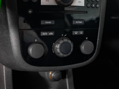 Opel Corsa 1.4 MT (90 л. с.)