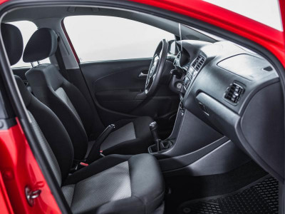 Volkswagen Polo 1.2 MT (70 л. с.)