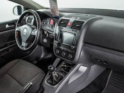 Volkswagen Jetta 1.9d MT (105 л.с.)