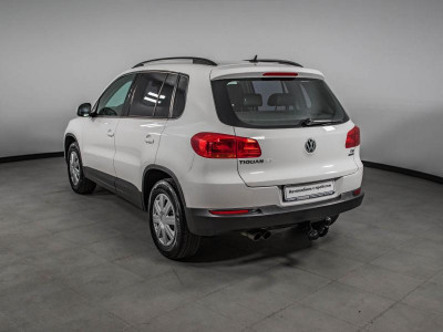 Volkswagen Tiguan 1.4 TSI BlueMotion MT (122 л. с.)