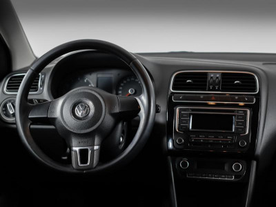Volkswagen Polo 1.6 MT (105 л. с.)