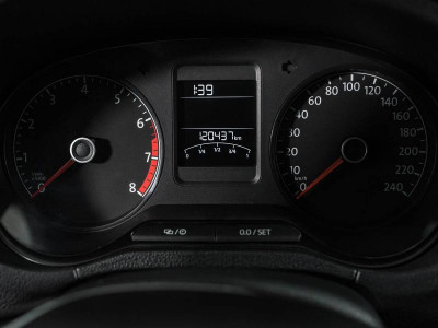 Volkswagen Polo 1.6 MPI MT (110 л. с.)