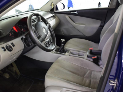 Volkswagen Passat 1.9 TDI BlueMotion MT (105 л. с.)