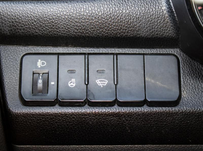 Kia Rio 1.4 MT (107 л. с.)