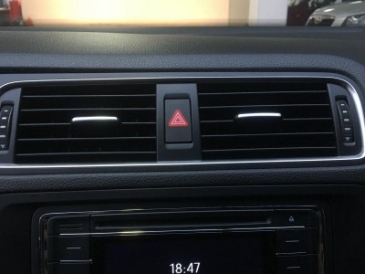 Volkswagen Jetta 1.4 TSI DSG (122 л. с.)