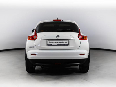Nissan Juke 1.6 MT (117 л. с.)