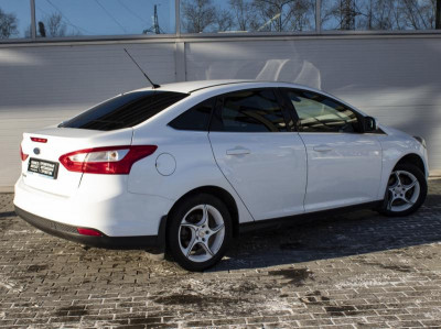 Ford Focus 1.6 PowerShift (105 л. с.)