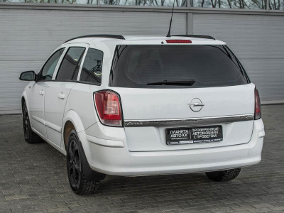 Opel Astra 1.3 CDTI ecoFLEX MT (90 л. с.)