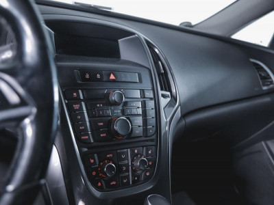Opel Astra 1.6 Turbo AT (180 л. с.)