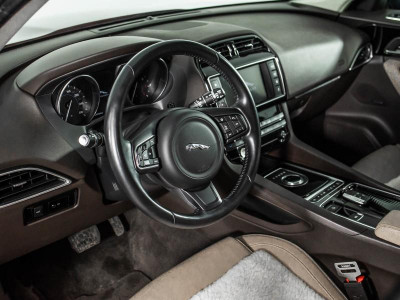 Jaguar F-Pace 3.0 AT (340 л. с.)
