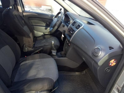 Renault Sandero 1.6 MT (113 л. с.)
