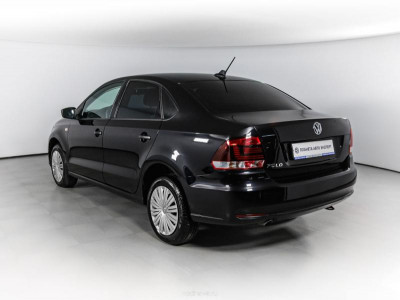 Volkswagen Polo 1.6 MPI MT (110 л. с.)