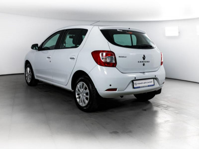 Renault Sandero 1.6 AT (102 л. с.)