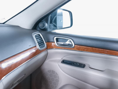 Jeep GRAND CHEROKEE 3.0d AT (241 л.с.) 4WD