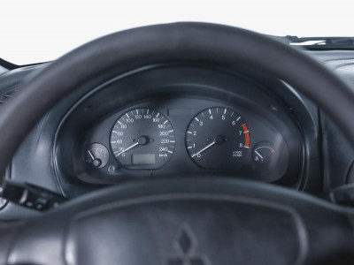 Mitsubishi Carisma 1.6 MT (103 л. с.)