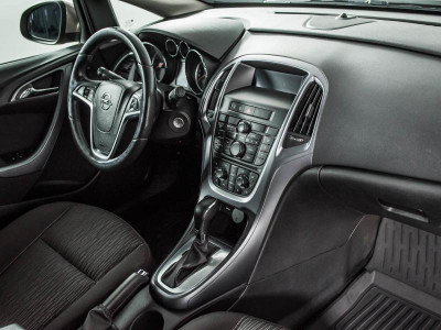 Opel Astra GTC 1.4 Turbo AT (140 л. с.)