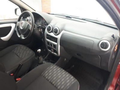 Renault Sandero 1.6 MT (84 л. с.)