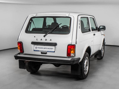 LADA 4x4 3 дв. 1.7 MT 8 кл. (Евро-4) (83 л. с.)