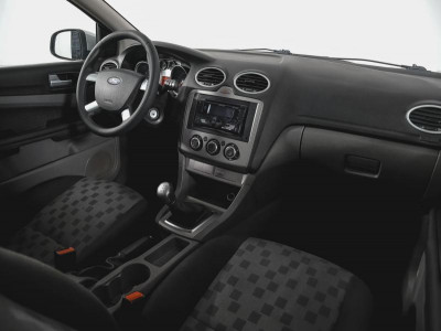 Ford Focus 1.6 MT (101 л. с.)