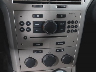 Opel Astra 1.6 Easytronic (115 л. с.)