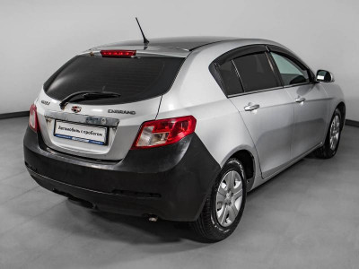 Geely Emgrand EC7 1.8 MT (126 л. с.)