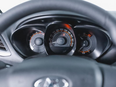 LADA Vesta 1.6 MT (106 л. с.)