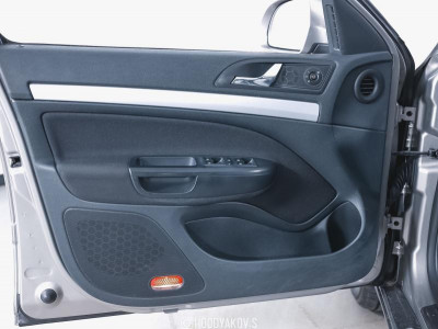 ŠKODA Octavia 1.8 TSI MT (152 л. с.)