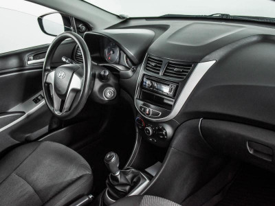 Hyundai Solaris 1.6 MT (123 л. с.)