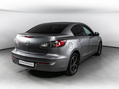 Mazda 3 1.6 MT (105 л. с.)