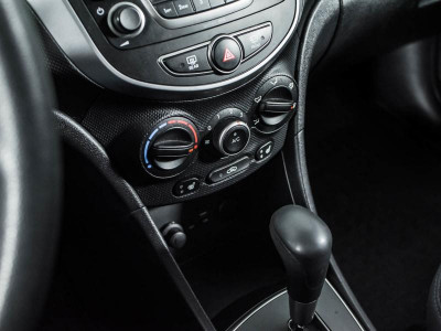 Hyundai Solaris 1.4 AT (107 л. с.)