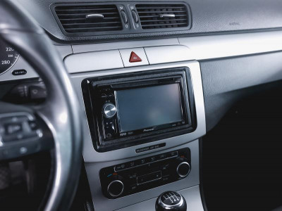 Volkswagen Passat CC 2.0 TDI MT (140 л. с.)