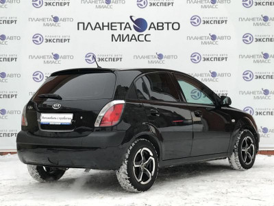 Kia Rio 1.4 MT (97 л. с.)