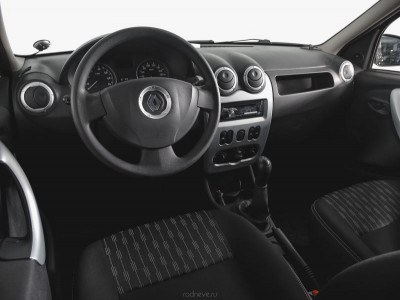 Renault Logan 1.6 MT (84 л. с.)