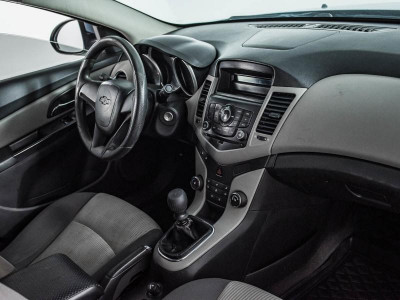 Chevrolet Cruze 1.6 MT (113 л.с.)