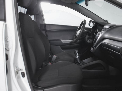 Kia Rio 1.4 MT (107 л. с.)