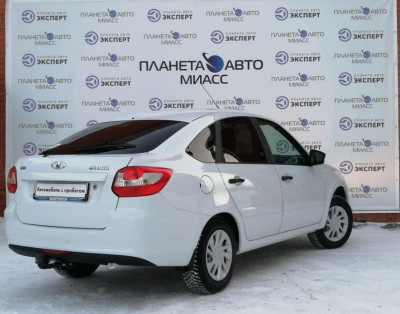 LADA Granta лифтбек 1.6 8кл MT (87 л. с.)
