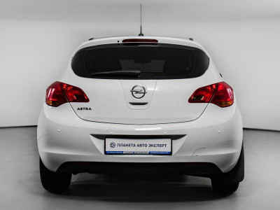 Opel Astra 1.6 AT (115 л. с.)