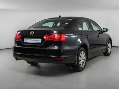 Volkswagen Jetta 1.6 MT (105 л. с.)