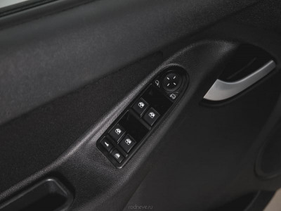 LADA Kalina хэтчбек 1.6 MT 16кл (106 л. с.)