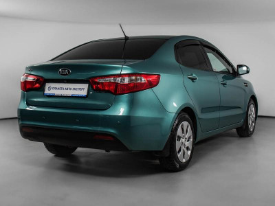 Kia Rio 1.4 MT (107 л. с.)