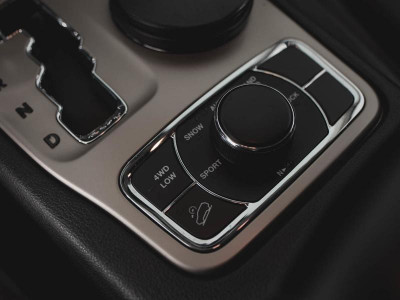 Jeep GRAND CHEROKEE 3.6 AT (286 л. с.)