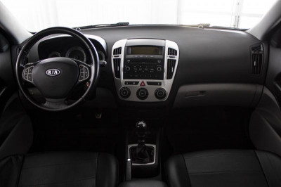 Kia Ceed 1.6 MT (122 л. с.)